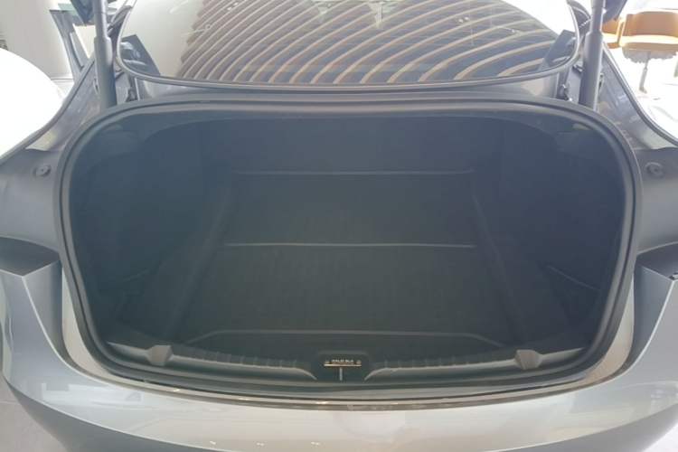 Used Tesla Model 3 2024 High-Performance All-Wheel-Drive Version Trunk