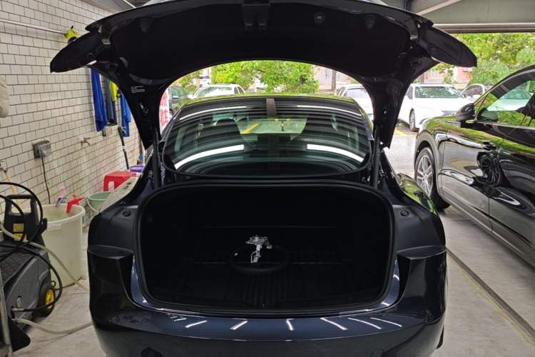 Used Tesla Model 3 2024 High-Performance All-Wheel-Drive Version Trunk