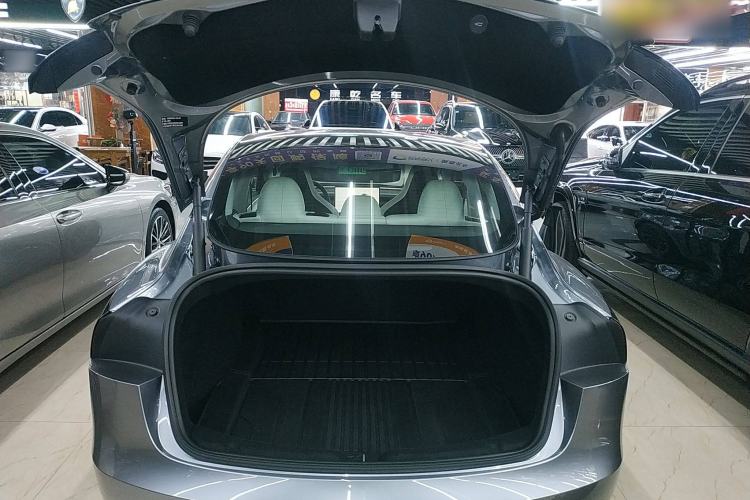 Used Tesla Model 3 2024 High-Performance All-Wheel-Drive Version Trunk