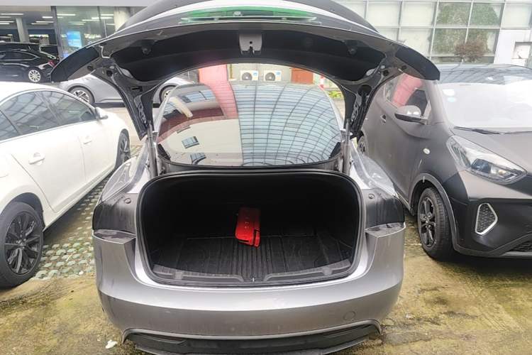 Used Tesla Model 3 2024 High-Performance All-Wheel-Drive Version Trunk