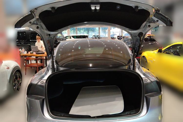 Used Tesla Model 3 2024 High-Performance All-Wheel-Drive Version Trunk
