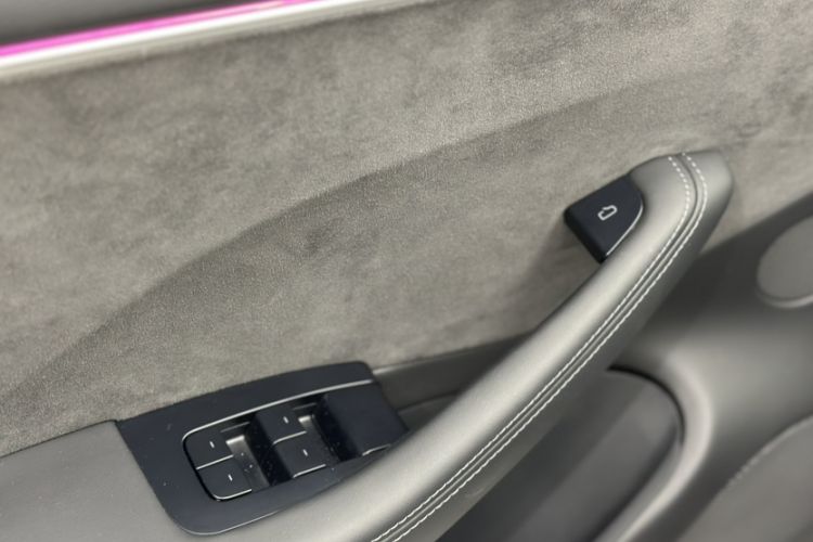 Used Tesla Model 3 2024 High-Performance All-Wheel-Drive Version Interior 1