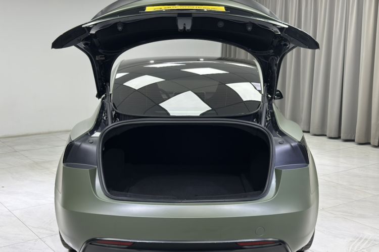Used Tesla Model 3 2024 High-Performance All-Wheel-Drive Version Interior 14