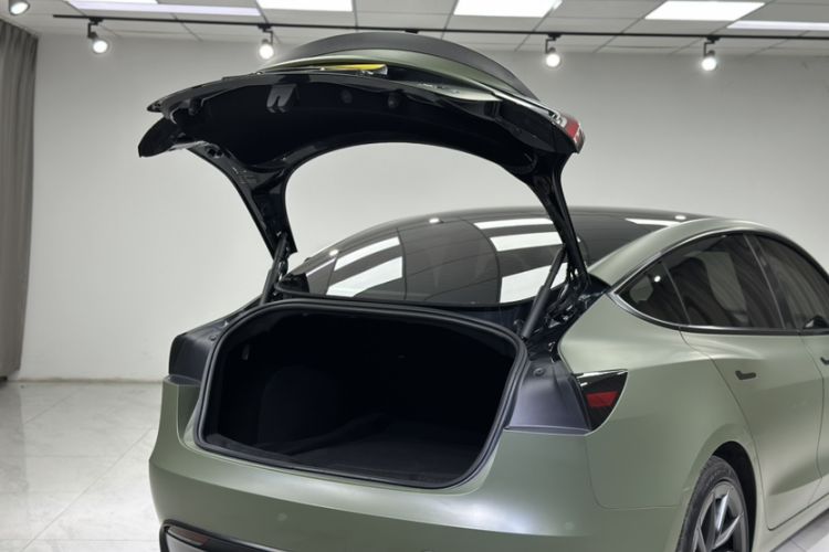 Used Tesla Model 3 2024 High-Performance All-Wheel-Drive Version Interior 15