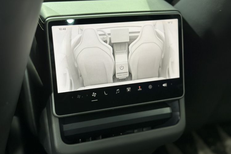 Used Tesla Model 3 2024 High-Performance All-Wheel-Drive Version Interior 8