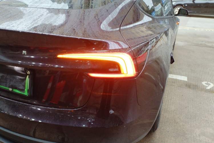 Used Tesla Model 3 2024 High-Performance All-Wheel-Drive Version Right Rear Taillight