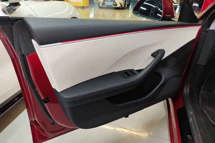 Used Tesla Model 3 2024 High-Performance All-Wheel-Drive Version Interior 7