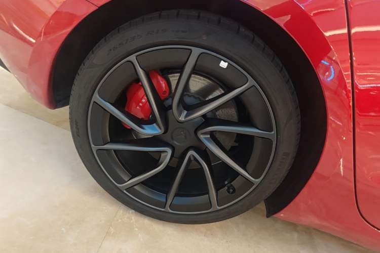 Used Tesla Model 3 2024 High-Performance All-Wheel-Drive Version Right Rear Wheel Hub