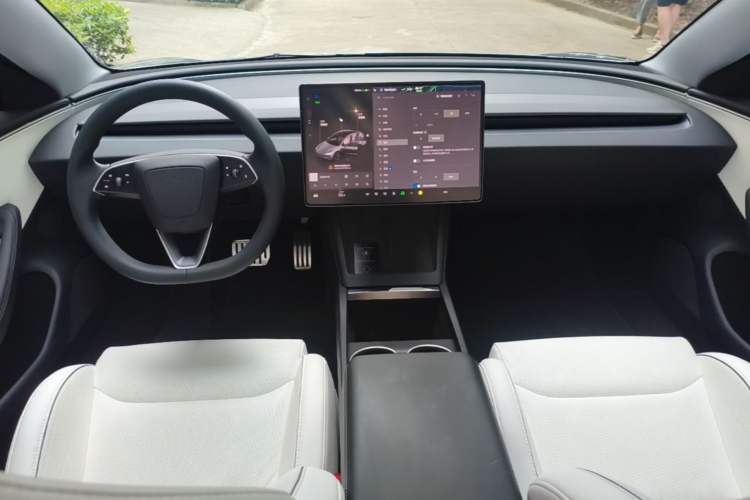 Used Tesla Model 3 2024 High-Performance All-Wheel-Drive Version Center Console