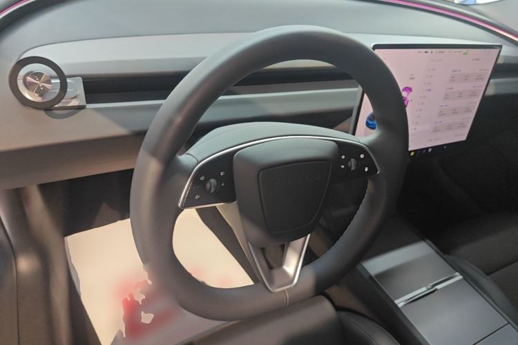 Used Tesla Model 3 2024 High-Performance All-Wheel-Drive Version Center Console
