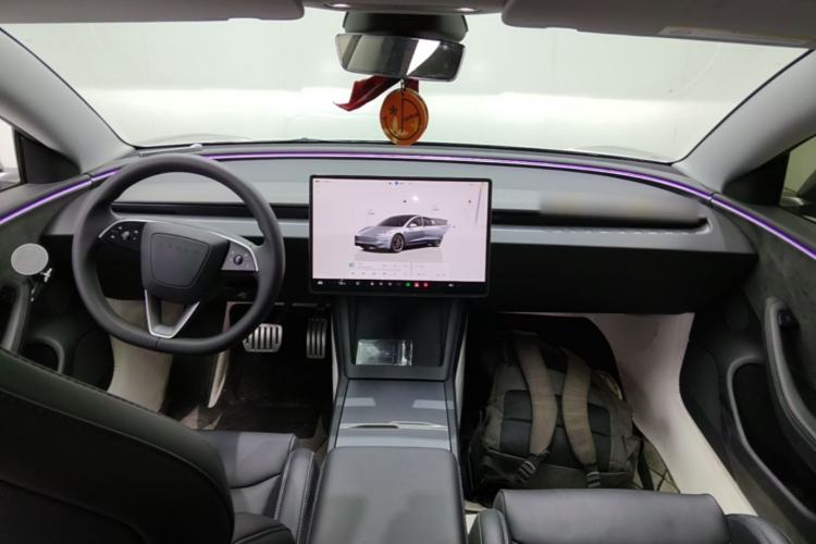 Used Tesla Model 3 2024 High-Performance All-Wheel-Drive Version Center Console