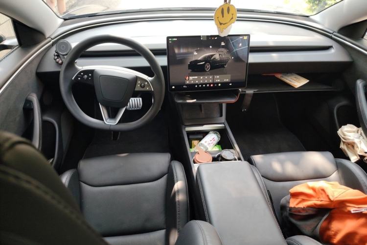 Used Tesla Model 3 2024 High-Performance All-Wheel-Drive Version Center Console