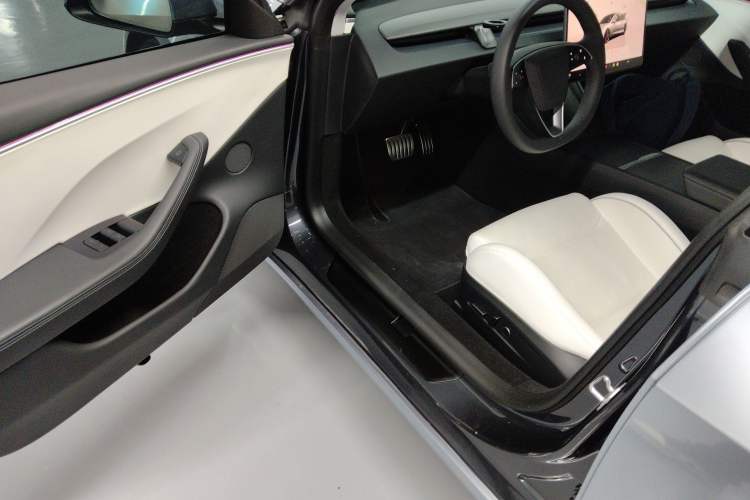 Used Tesla Model 3 2024 High-Performance All-Wheel-Drive Version Driver Seat