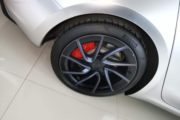 Used Tesla Model 3 2024 High-Performance All-Wheel-Drive Version Exterior 5