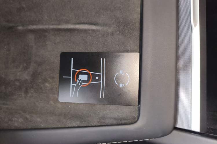 Used Tesla Model 3 2024 High-Performance All-Wheel-Drive Version Interior 1