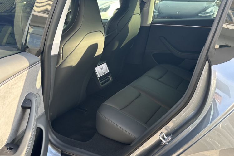 Used Tesla Model 3 2024 High-Performance All-Wheel-Drive Version Interior 2