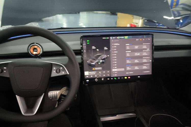 Used Tesla Model 3 2024 High-Performance All-Wheel-Drive Version Interior 2
