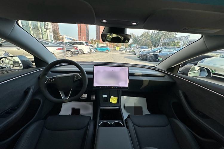 Used Tesla Model 3 2024 High-Performance All-Wheel-Drive Version Interior 3