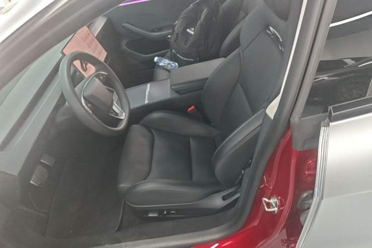 Used Tesla Model 3 2024 High-Performance All-Wheel-Drive Version Left Front Seat