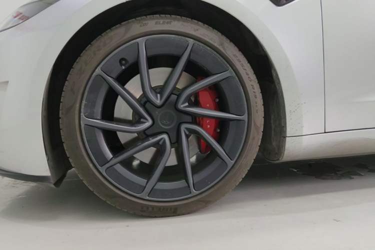 Used Tesla Model 3 2024 High-Performance All-Wheel-Drive Version Left Front Wheel Hub