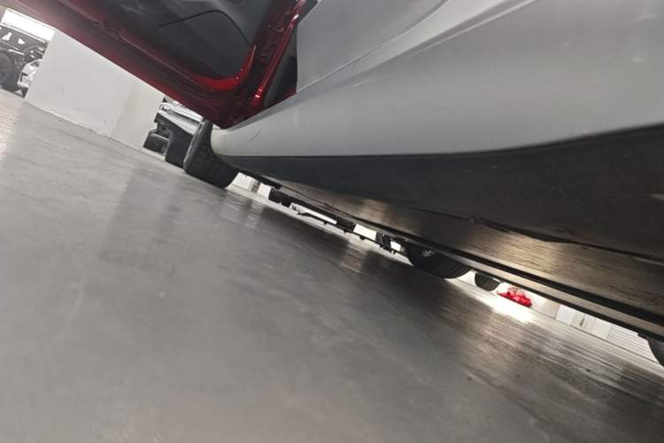 Used Tesla Model 3 2024 High-Performance All-Wheel-Drive Version Left Side Sill