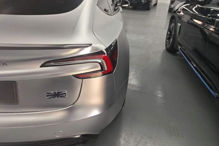Used Tesla Model 3 2024 High-Performance All-Wheel-Drive Version Right Rear Taillight