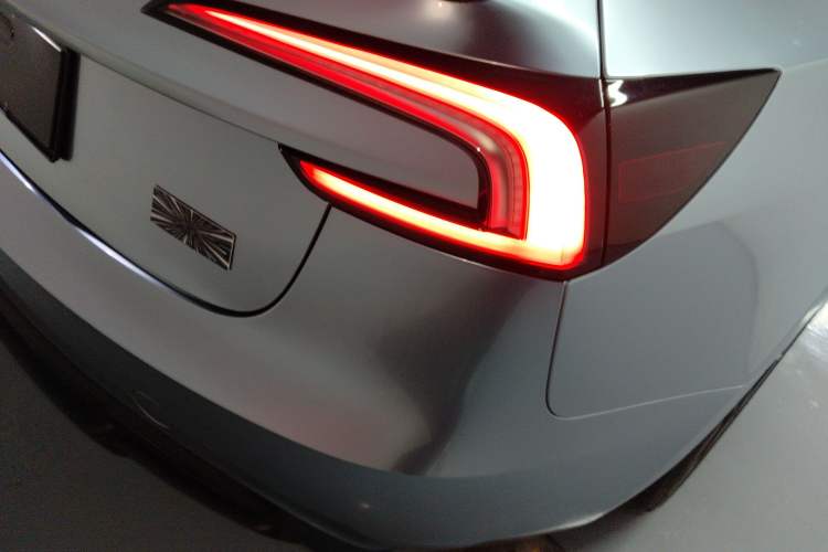 Used Tesla Model 3 2024 High-Performance All-Wheel-Drive Version Right Rear Taillight