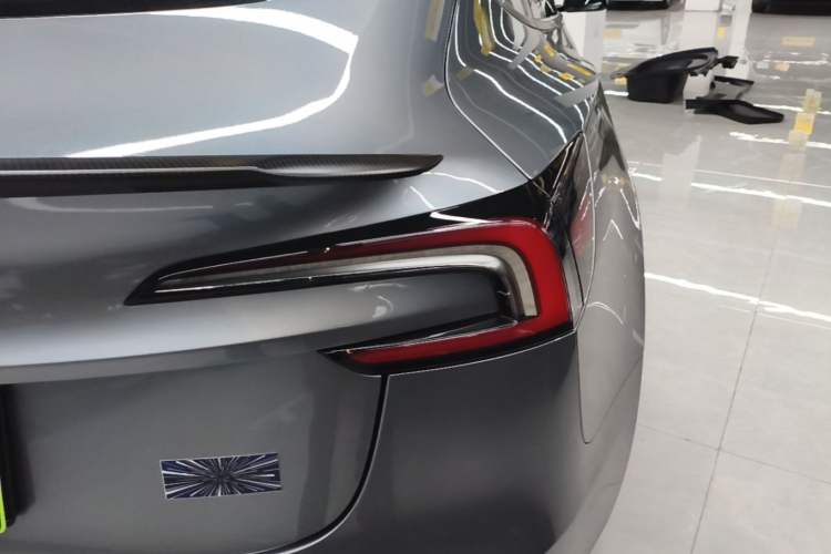 Used Tesla Model 3 2024 High-Performance All-Wheel-Drive Version Right Rear Taillight