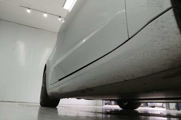 Used Tesla Model 3 2024 High-Performance All-Wheel-Drive Version Right Side Sill