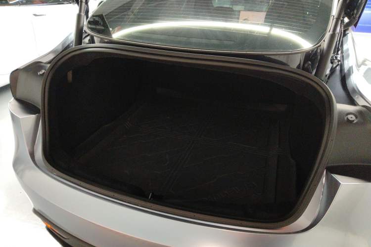 Used Tesla Model 3 2024 High-Performance All-Wheel-Drive Version Trunk