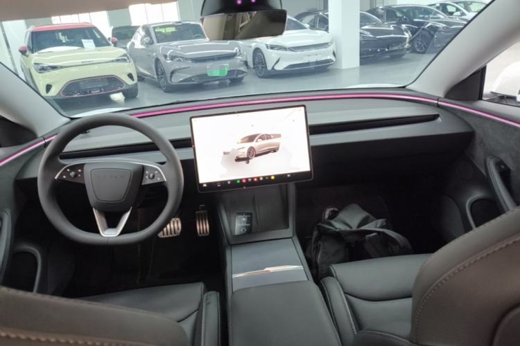 Used Tesla Model 3 2024 High-Performance All-Wheel-Drive Version Center Console
