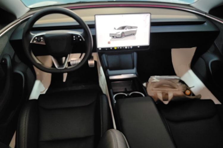 Used Tesla Model 3 2024 High-Performance All-Wheel-Drive Version Center Console