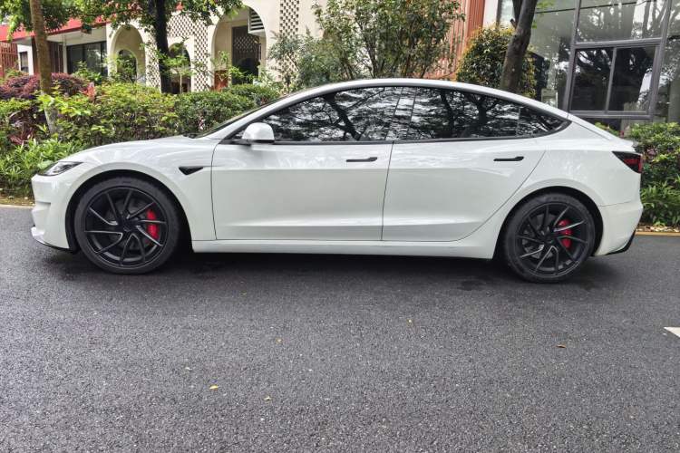 Used Tesla Model 3 2024 High-Performance All-Wheel-Drive Version Exterior 3