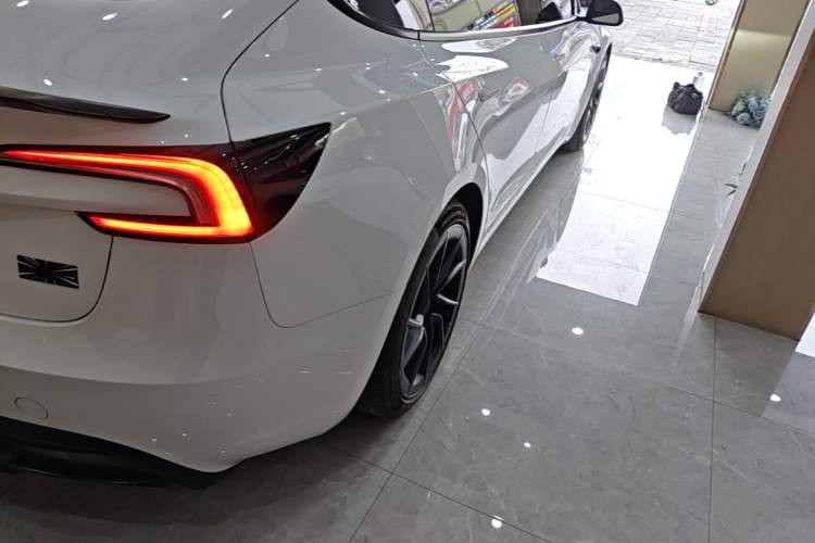 Used Tesla Model 3 2024 High-Performance All-Wheel-Drive Version Exterior 3