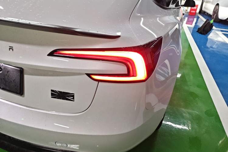 Used Tesla Model 3 2024 High-Performance All-Wheel-Drive Version Exterior 3