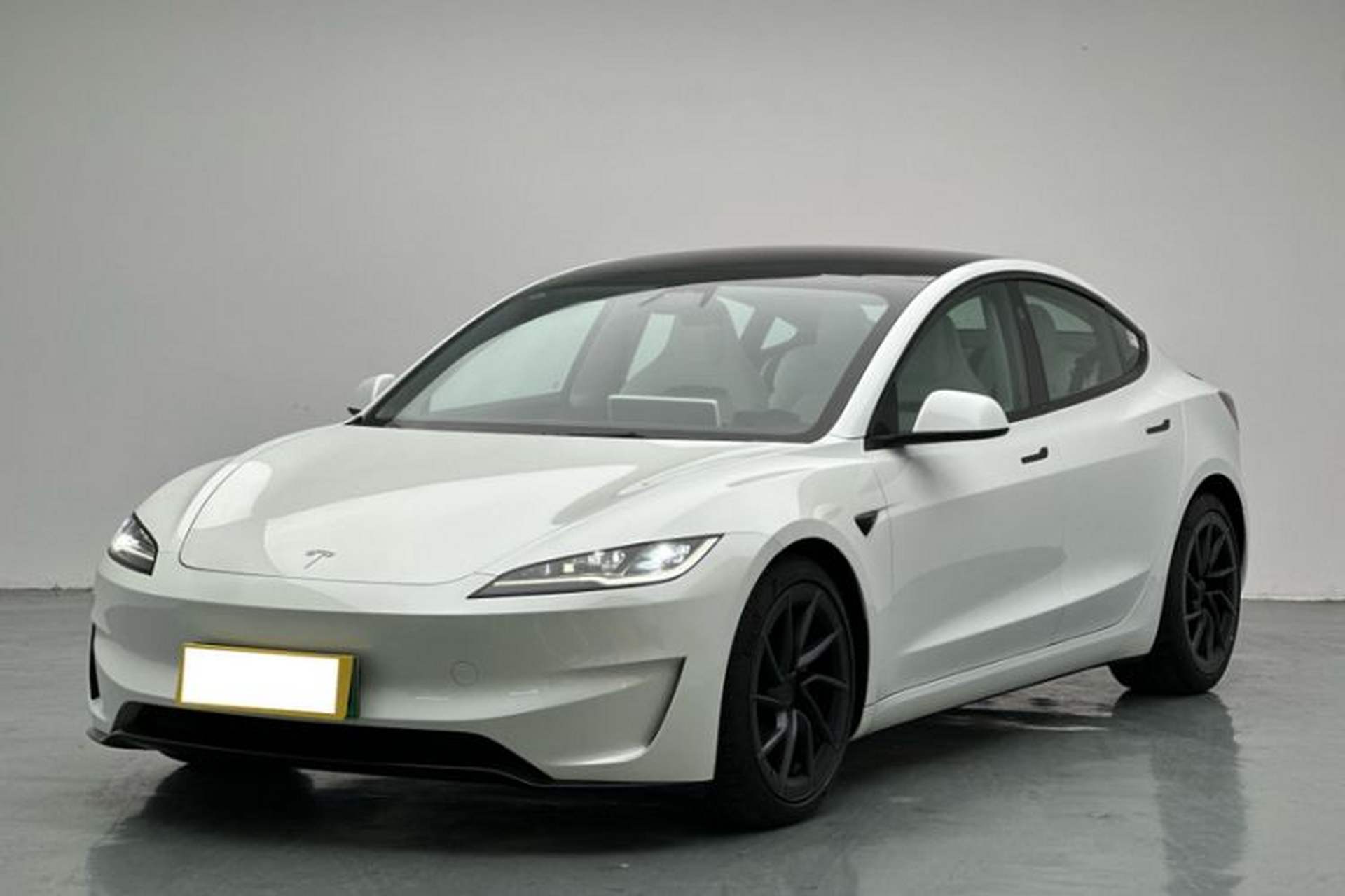 Used Tesla Model 3 2024 High-Performance All-Wheel-Drive Version Front Left 45 Deg