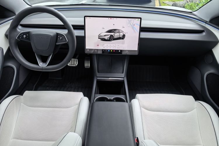 Used Tesla Model 3 2024 High-Performance All-Wheel-Drive Version Interior 1