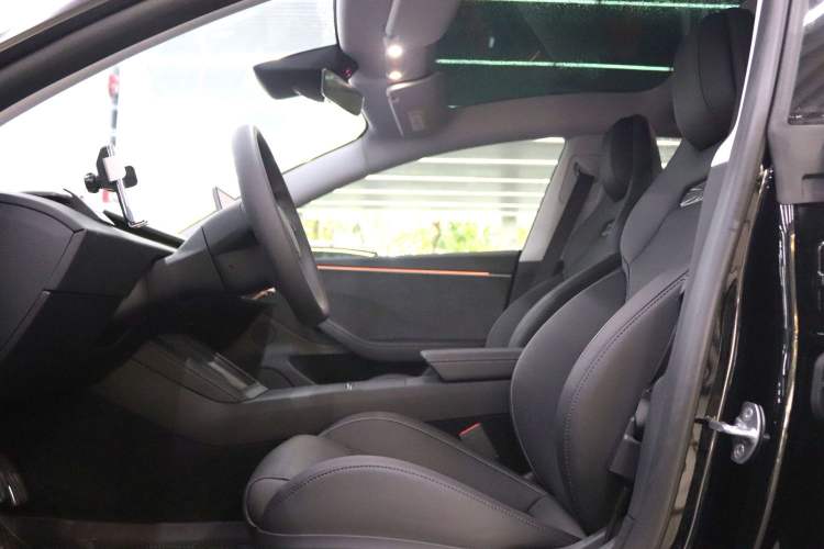 Used Tesla Model 3 2024 High-Performance All-Wheel-Drive Version Interior 2
