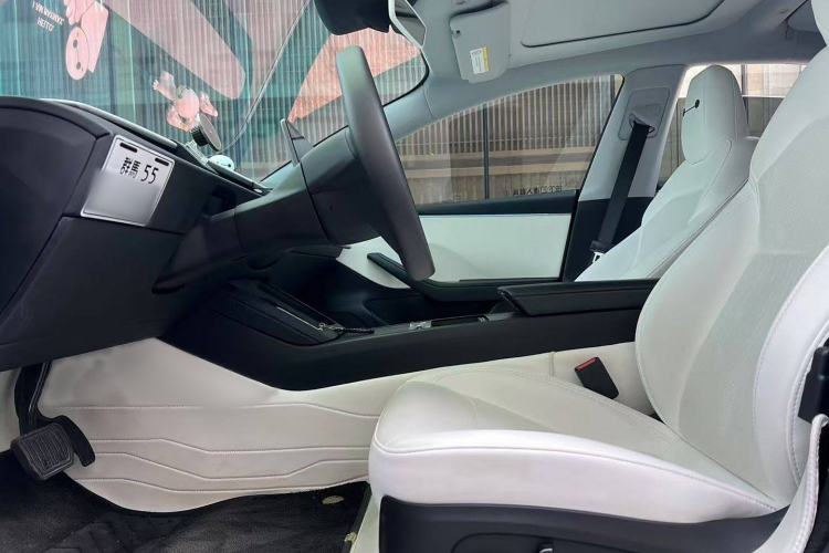 Used Tesla Model 3 2024 High-Performance All-Wheel-Drive Version Interior 3