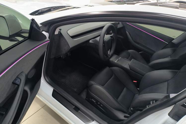 Used Tesla Model 3 2024 High-Performance All-Wheel-Drive Version Interior 3
