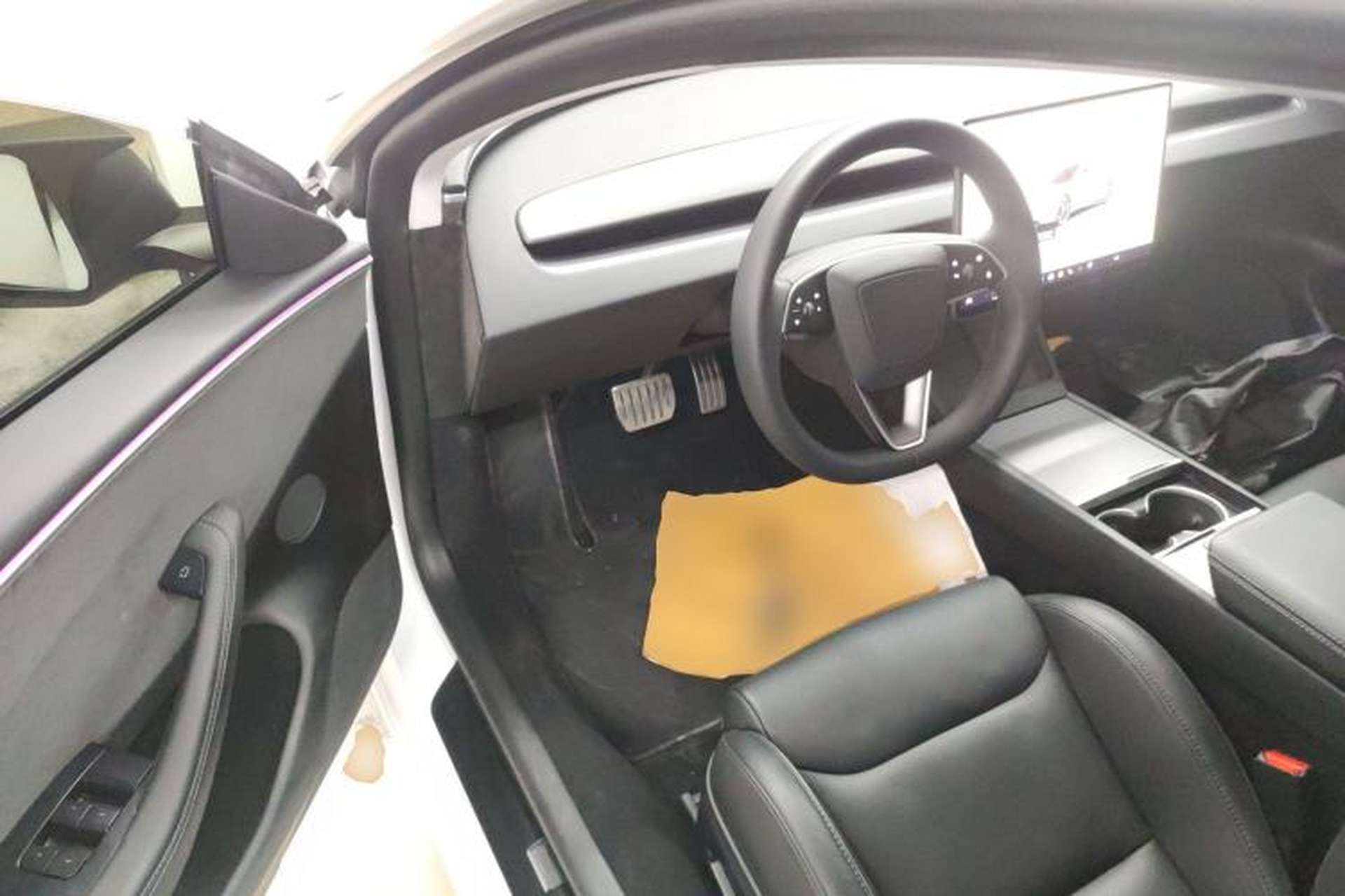 Used Tesla Model 3 2024 High-Performance All-Wheel-Drive Version Interior 3