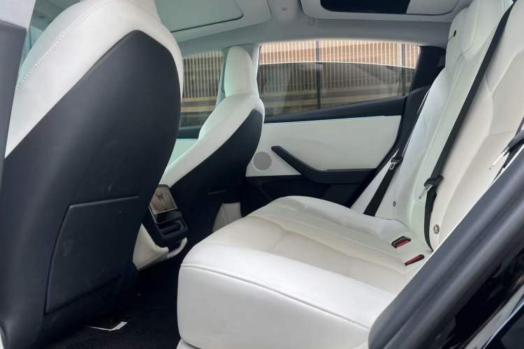 Used Tesla Model 3 2024 High-Performance All-Wheel-Drive Version Interior 4