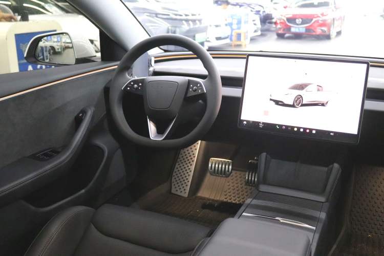 Used Tesla Model 3 2024 High-Performance All-Wheel-Drive Version Interior 4