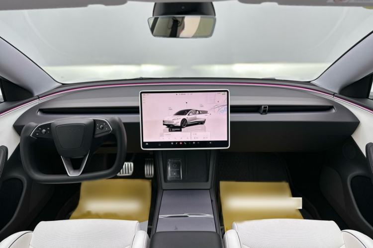 Used Tesla Model 3 2024 High-Performance All-Wheel-Drive Version Interior 6