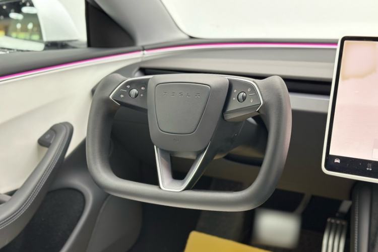 Used Tesla Model 3 2024 High-Performance All-Wheel-Drive Version Interior 7