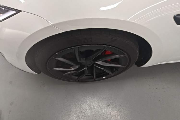 Used Tesla Model 3 2024 High-Performance All-Wheel-Drive Version Left Front Wheel Hub