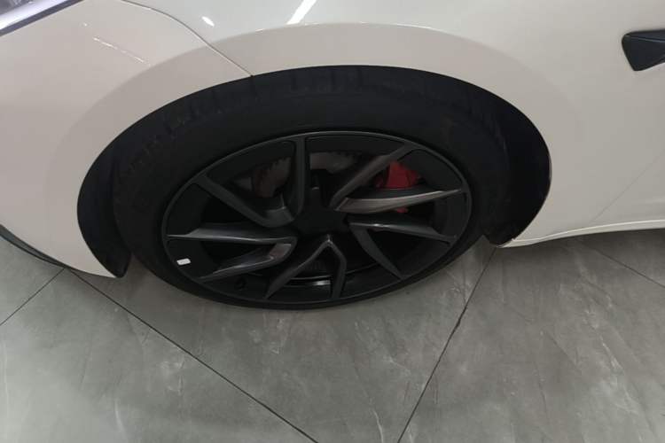 Used Tesla Model 3 2024 High-Performance All-Wheel-Drive Version Left Front Wheel Hub