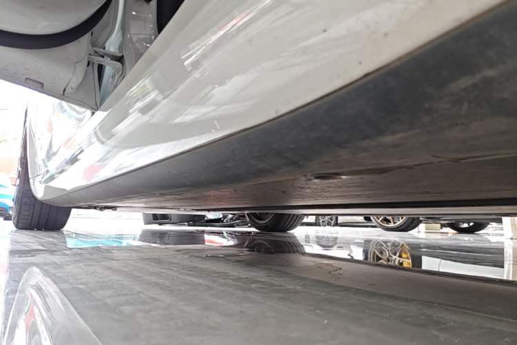 Used Tesla Model 3 2024 High-Performance All-Wheel-Drive Version Left Side Sill