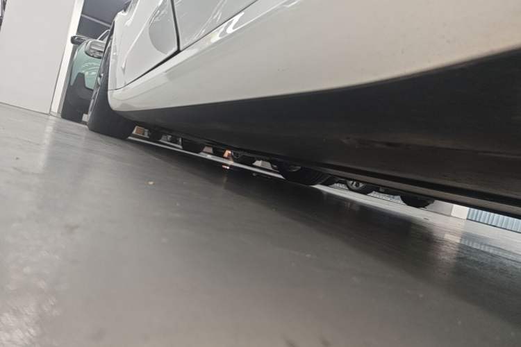 Used Tesla Model 3 2024 High-Performance All-Wheel-Drive Version Left Side Sill