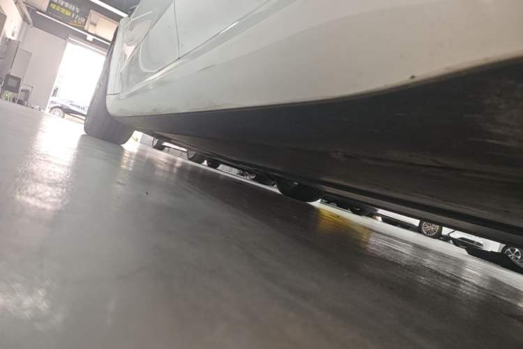 Used Tesla Model 3 2024 High-Performance All-Wheel-Drive Version Left Side Sill